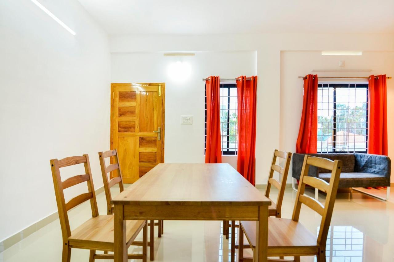 Oyo Home 81801 Akash Villa Trippapur Zewnętrze zdjęcie